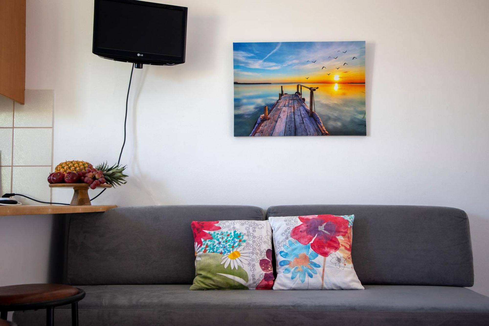 Stefanie Studios Aegina Экстерьер фото