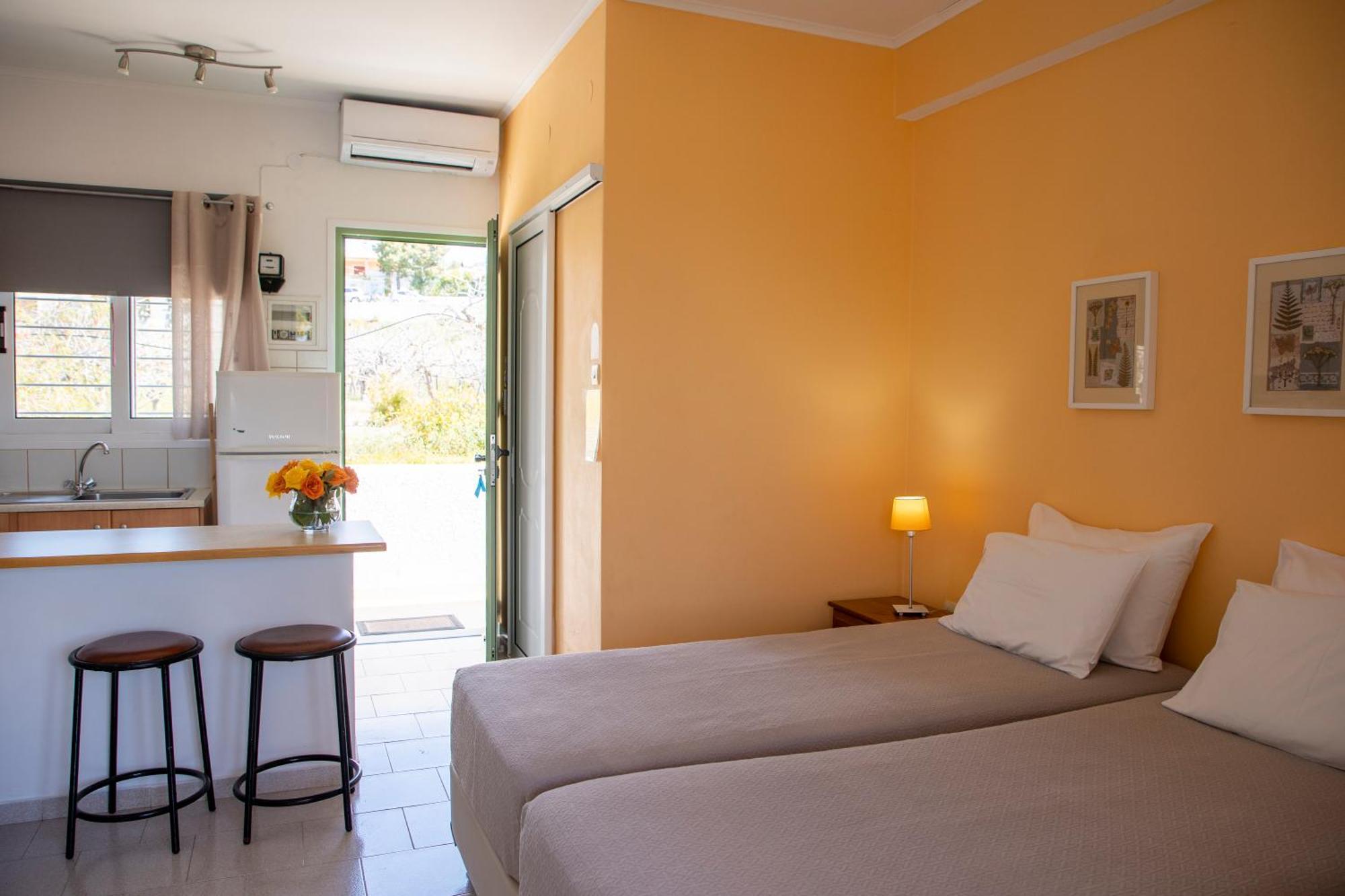 Stefanie Studios Aegina Экстерьер фото