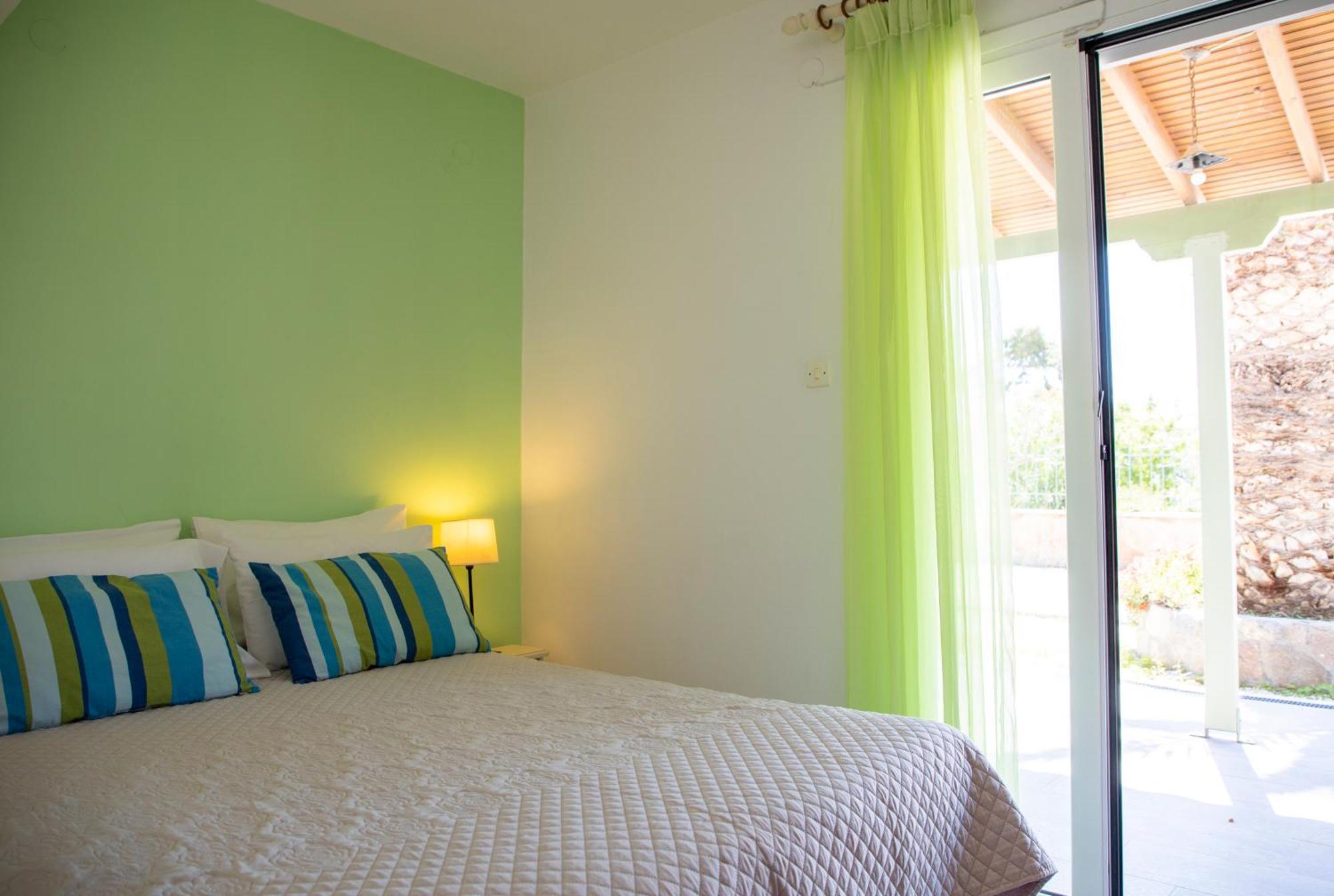 Stefanie Studios Aegina Экстерьер фото
